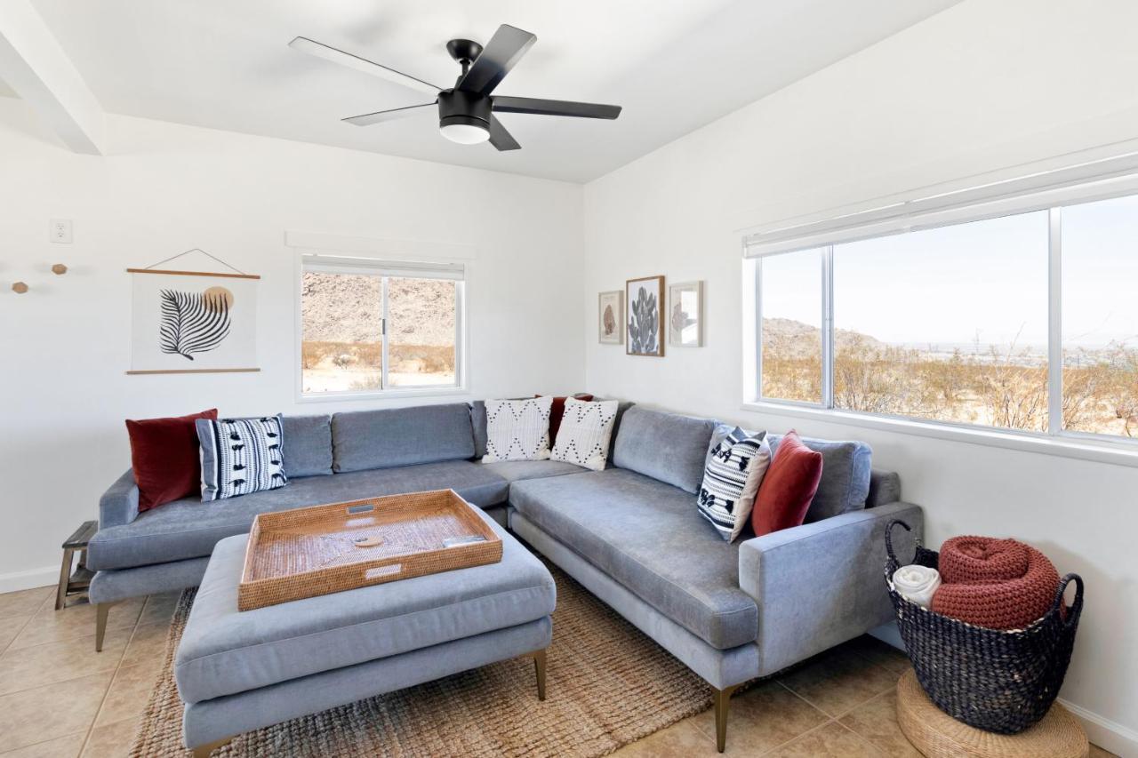 1 Minute To Joshua Tree National Park, Hot Tub, Stars, Private - The Wkndr Holiday home *
