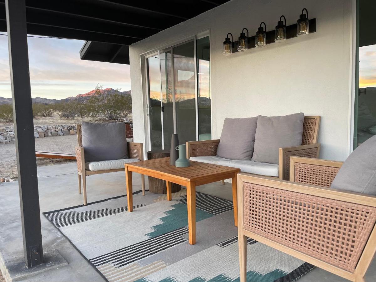 1 Minute To Joshua Tree National Park, Hot Tub, Stars, Private - The Wkndr Twentynine Palms