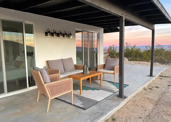 1 Minute To Joshua Tree National Park, Hot Tub, Stars, Private - The Wkndr