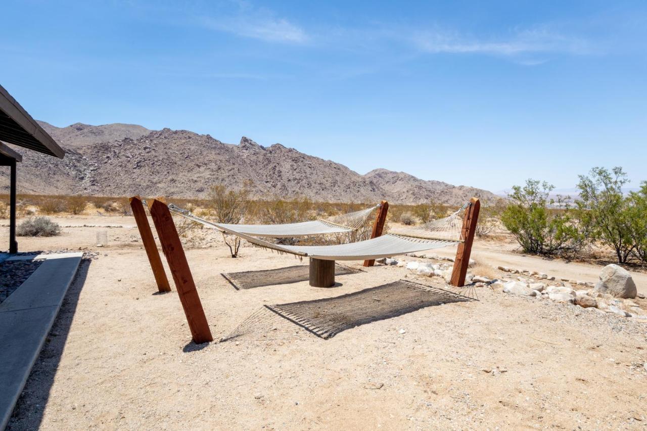 1 Minute To Joshua Tree National Park, Hot Tub, Stars, Private - The Wkndr Hébergement de vacances