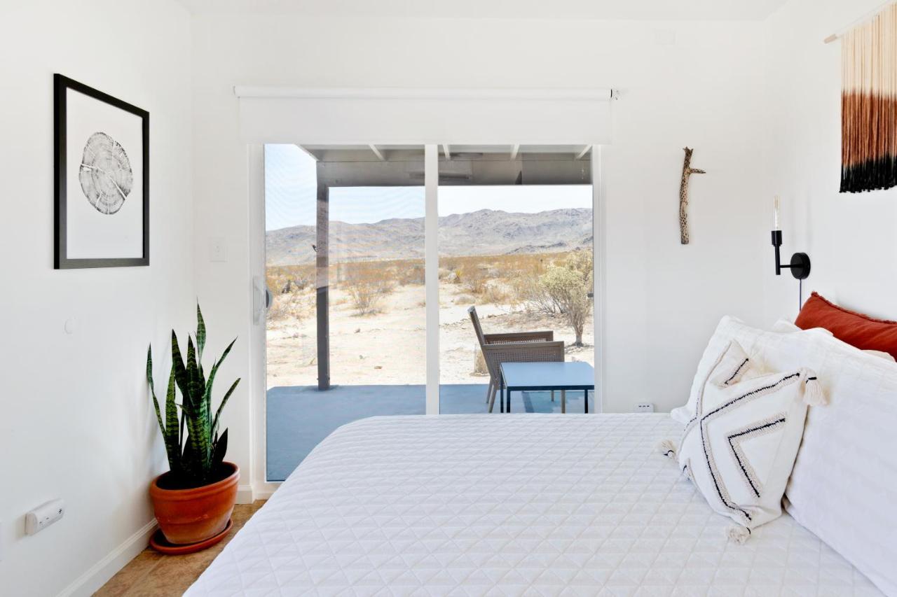 1 Minute To Joshua Tree National Park, Hot Tub, Stars, Private - The Wkndr Hébergement de vacances