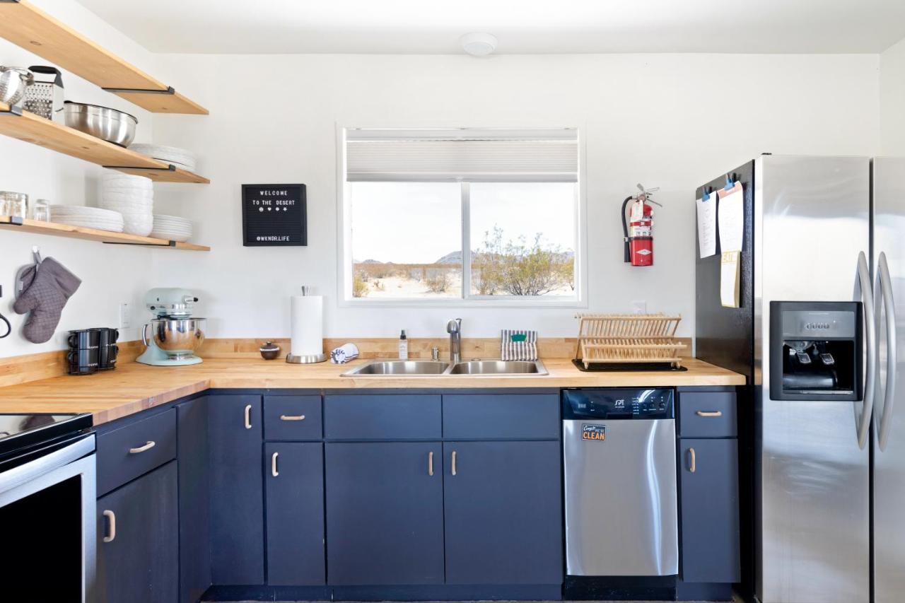 1 Minute To Joshua Tree National Park, Hot Tub, Stars, Private - The Wkndr Hébergement de vacances